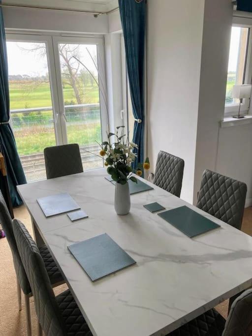 Beautiful 2 Bedroom Flat Overlooking Golf Course Carnoustie Extérieur photo